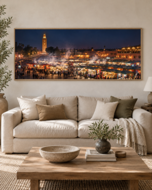 Tableau Jemaa el-Fna accroché dans un intérieur